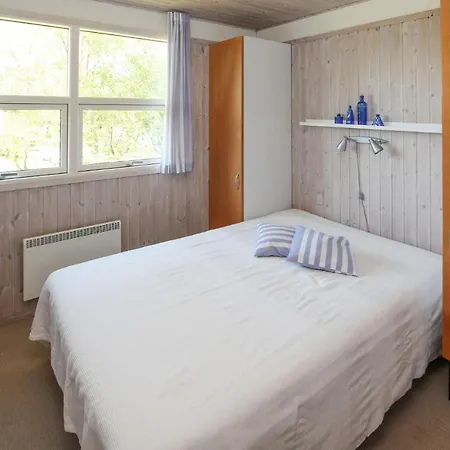 3 Bedroom Stunning In Samso Holiday home *